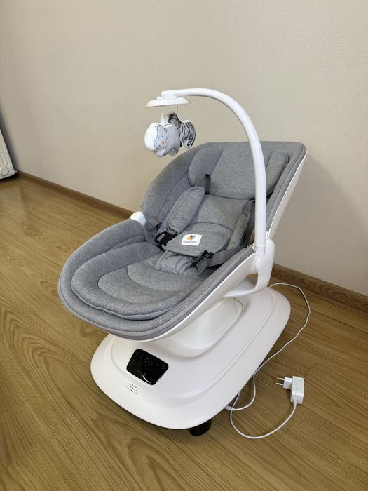 Заколисуючий центр-шезлонг, гойдалка 2в1 Mastela 8966 Mastella