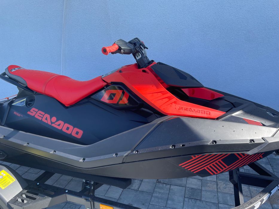 Seadoo spark trixx 90hp 3 up Przyczepa