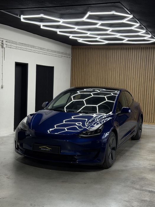 Tesla Model 3 SR plus