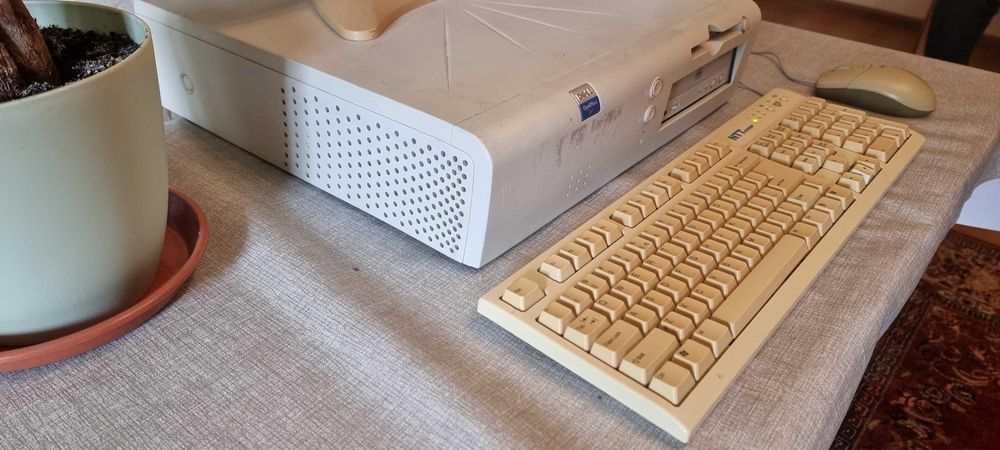 Retro PC Dell OptiPlex Pentium 166Mhz HDD2GB RAM64MB Quake Windows98
