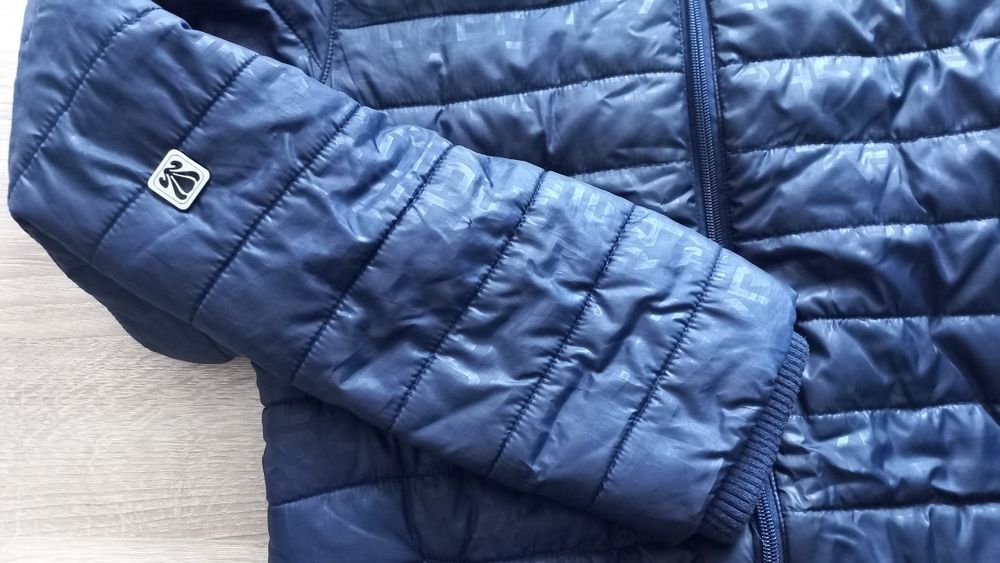 M pikowana kurtka z  kapturem/ wzór litery - unisex