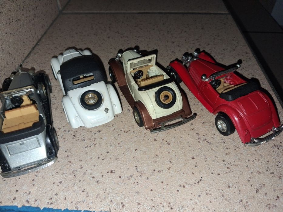 4 miniaturas  clássicos