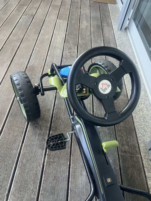 Vendo carro a pedais para criança