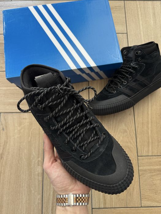 Nowe Wysokie Zamszowe Buty Męskie Adidas Akando Czarne Wiosenne 42
