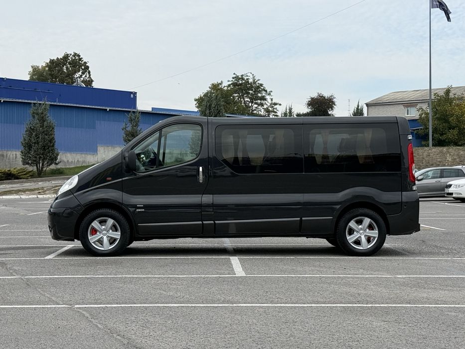Бус Opel Vivaro 2009 Пасажир, Довга база (2.0 dCi) обмін, лізинг