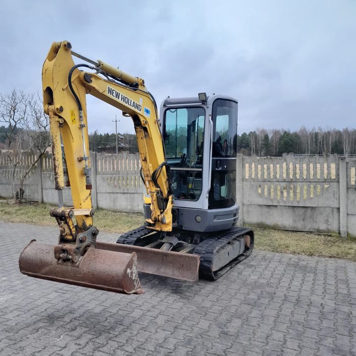 Minikoparka New Holland E30.2SR