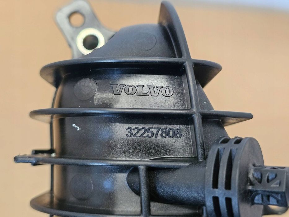 Kolektor ssący volvo XC90 XC60 V60 S60 V90 S90 2.0 T5 T6 32257808