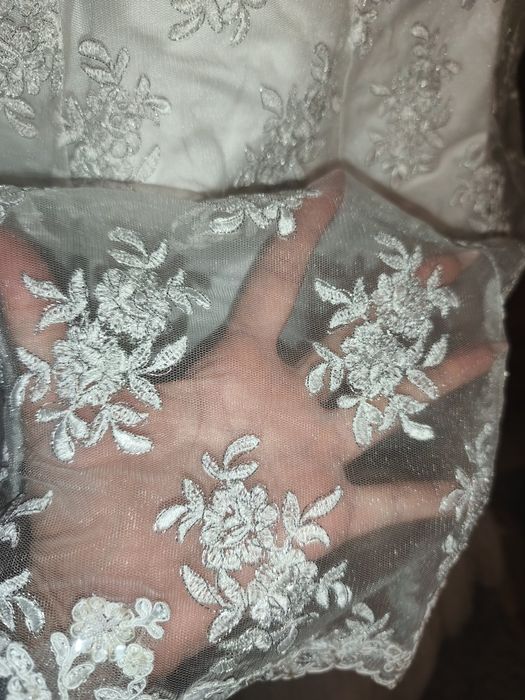 Suknia ślubna z tiulem