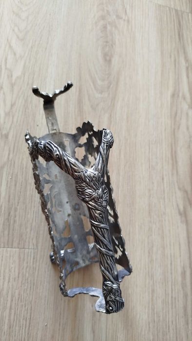 Ozdobny koszyk na wino
