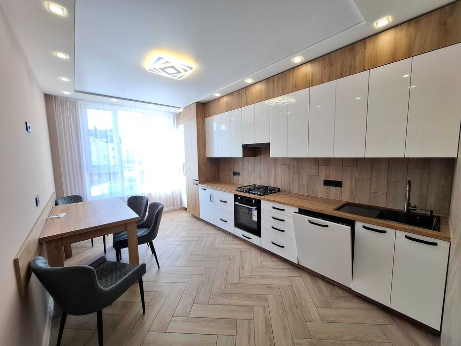 Оренда 2 кімнатної квартири у новобудові вул. Тролейбусна