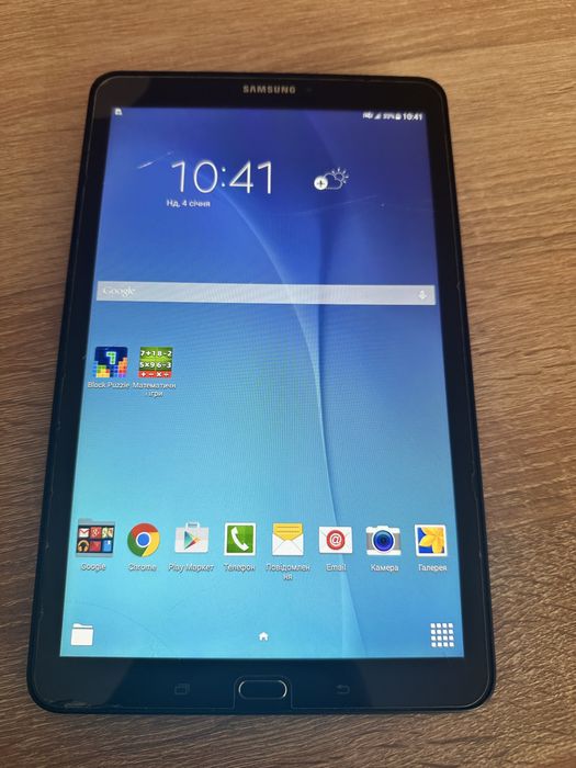 Планшет Samsung  SM-T 561