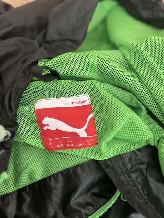 Чоловіча куртка    вітровка Puma весна/ осінь( розмір L)