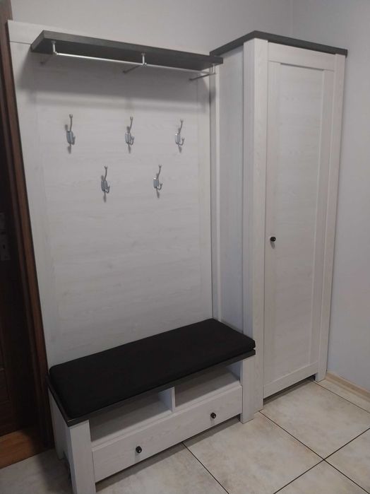 Zestaw mebli do przedpokoju