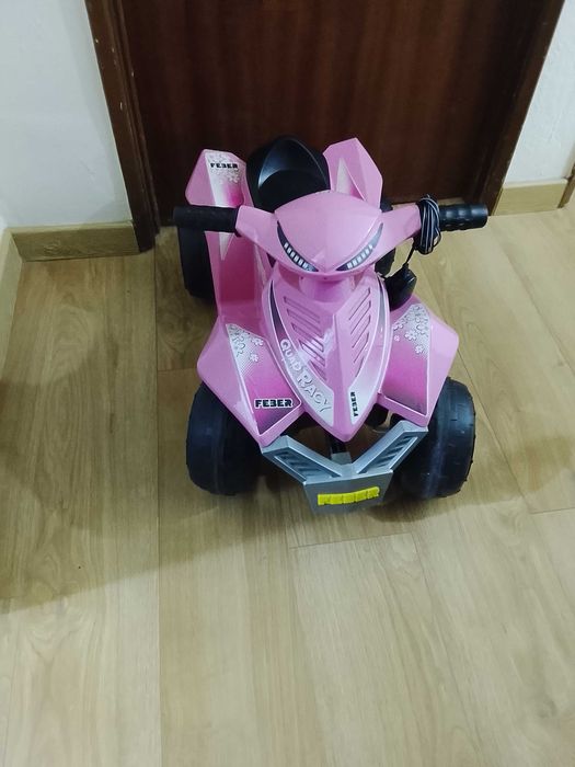 Mota elétrica de criança