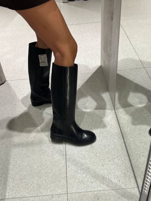 Шкіряні чоботи від Zara бестселер
