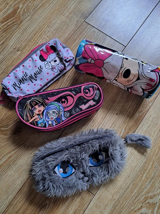 Cztery piórniki Monster High, Myszka Minie, kot futrzany