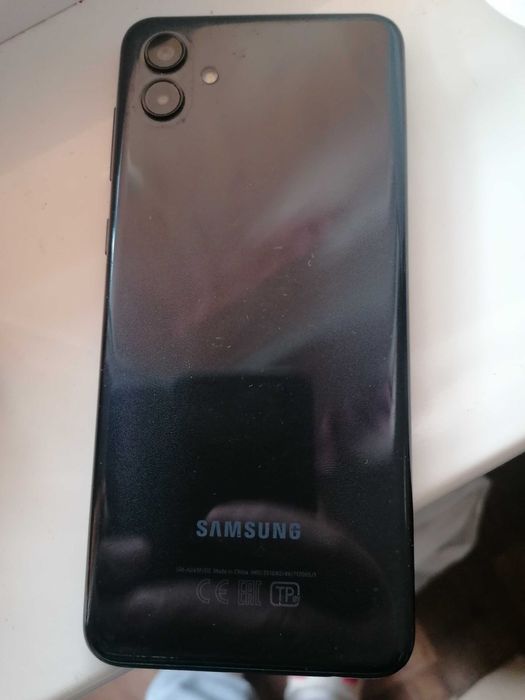 Продам смартфон Samsung Galaxy A04  .
