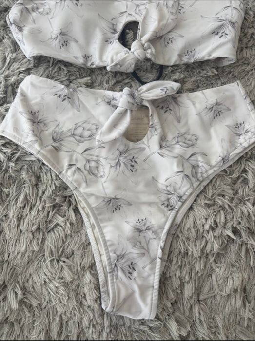 Biquini branco Cantê