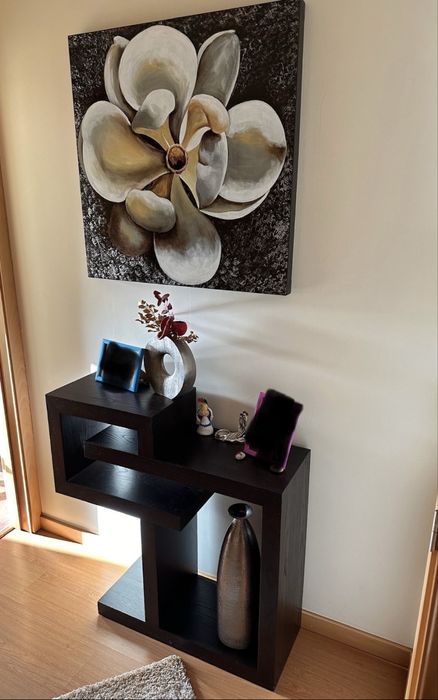 Móvel de hall entrada e moldura parede