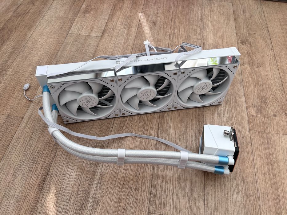 Водянка Thermalright Frozen Infinity 360 White ARGB 360мм
