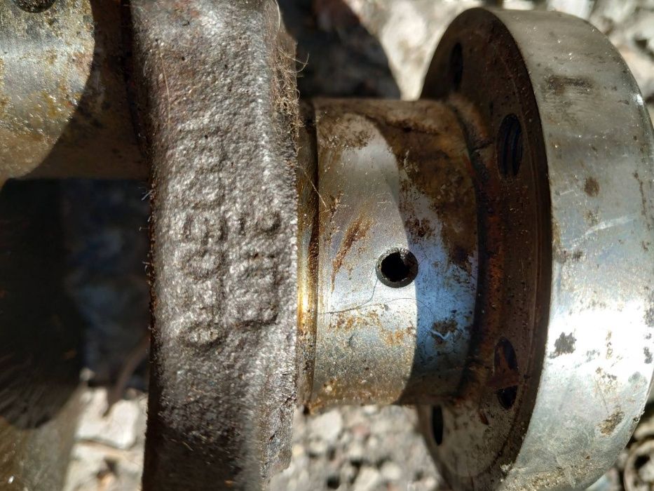 Коленчатый вал .