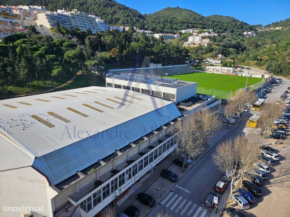 Apartamento T1 com Vista Mar e Terraço na Vila de Sesimbra!