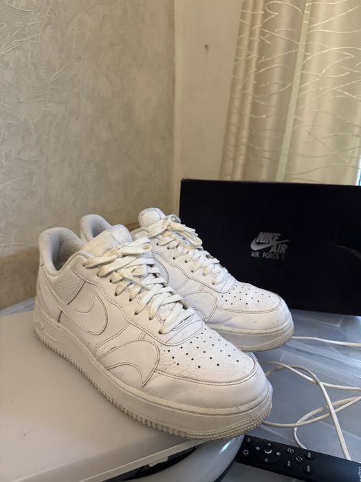 Nike Air Force 1 07 LV8 47 розмір білі в ідеальному стані