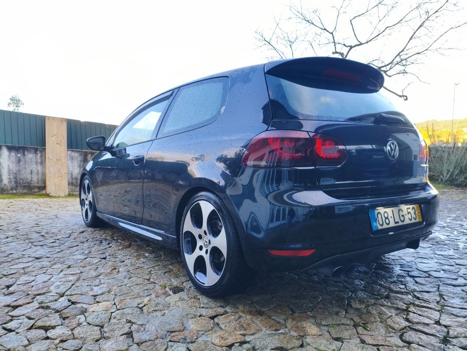 Volkswagen Golf 2.0 TDI Highline DSG – Nacional – Potente e estimado –
