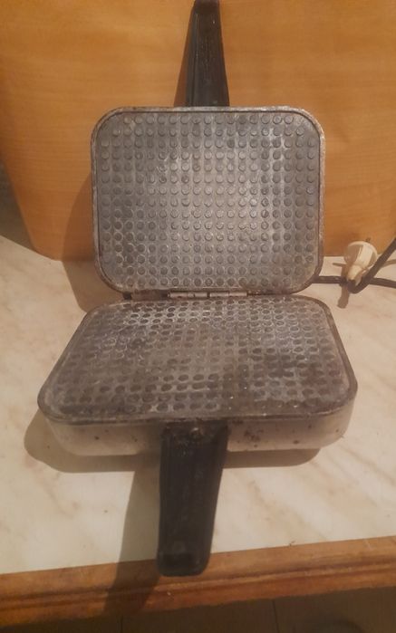 Электровафельница СССР "Ласунка" б/у ,нерабочая