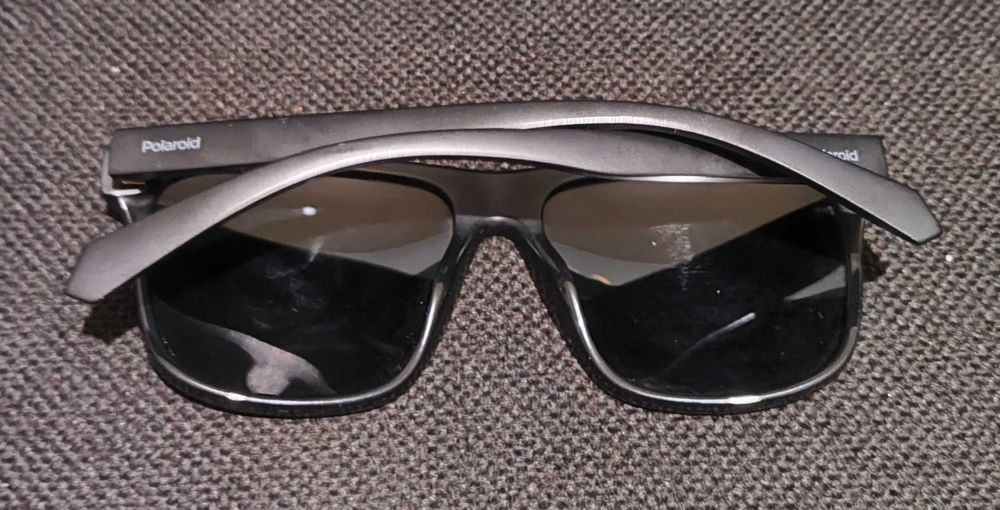 Óculos de Sol Polaroid Pretos - Polarizados