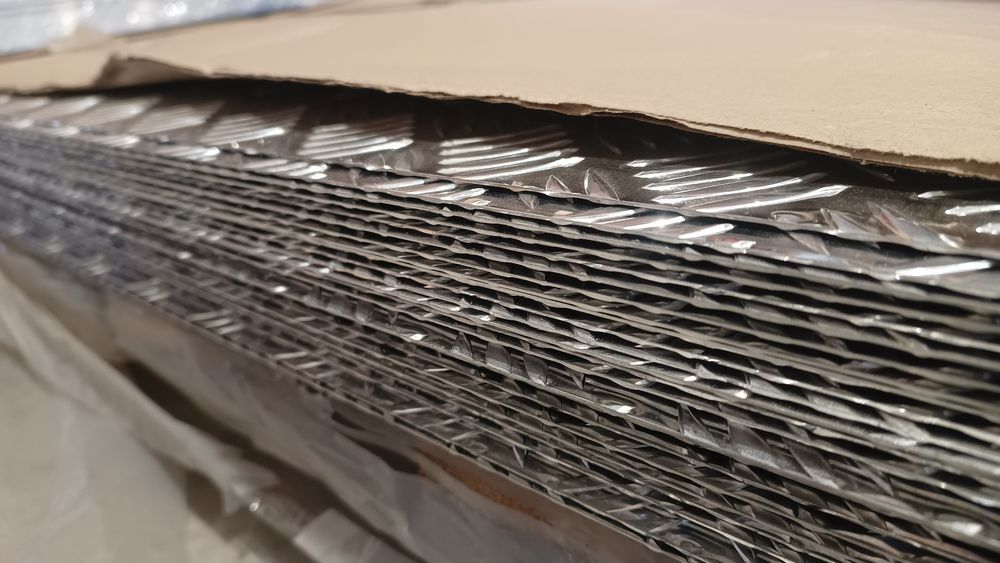 Blacha ryflowana 2000x1000x0,9 aluminiowa, ozdobna, gr 0,9 mm