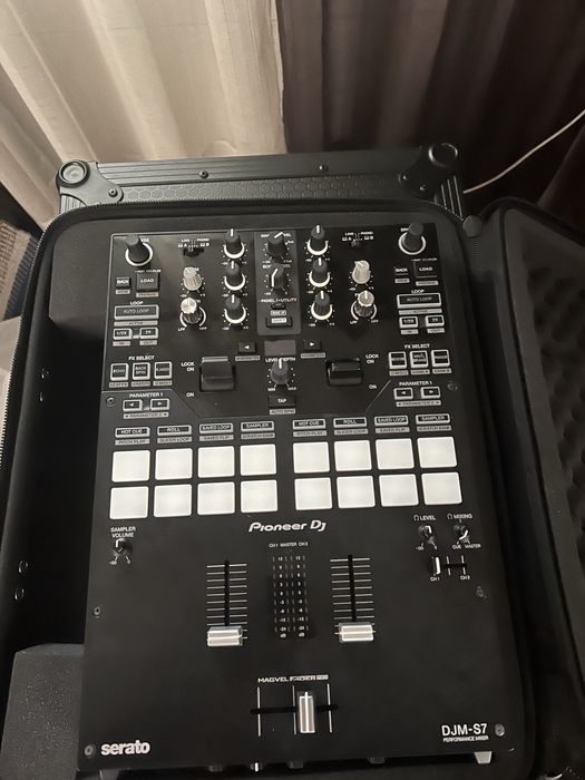 Pioneer DJM-S7 c/ Hardcase