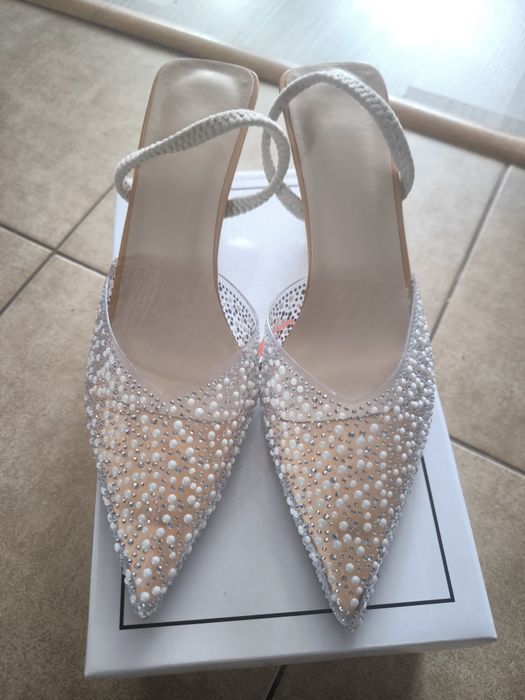 Piękne buty na lekkim obcasie Shein 38