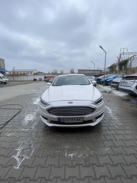 Сдам в аренду Ford Fusion Hybrid 18г.