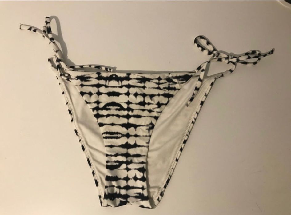 Cuecas biquini pretas e brancas