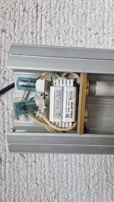 Lampa akwarystyczna