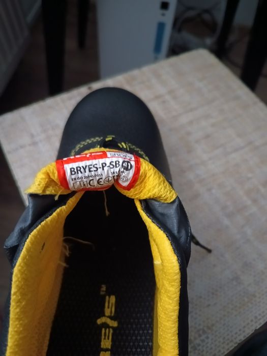 Робочі черевики BRYES-P 58 (Нові) Польща 
розмір 41