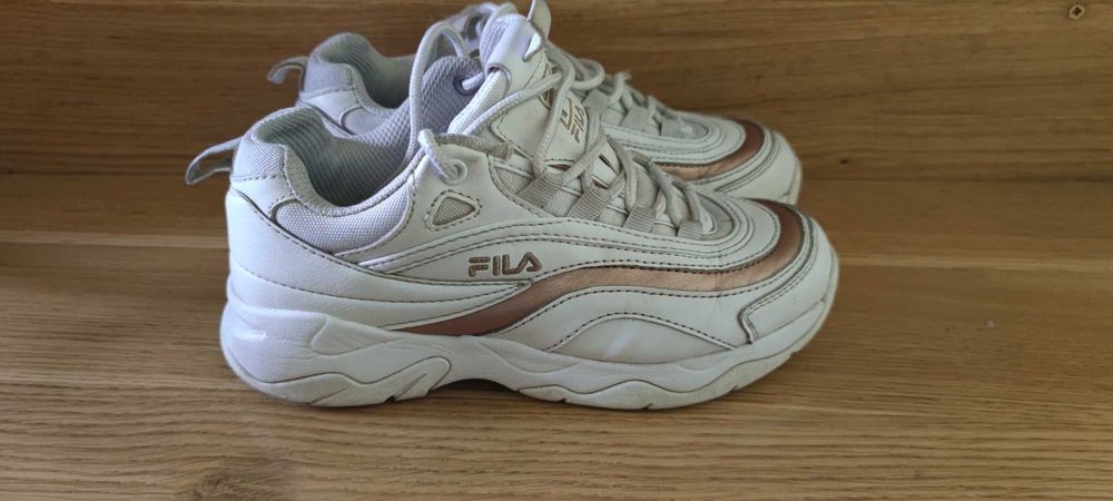 Jak nowe Fila 35 buty sportowe adidasy dla dziewczynki