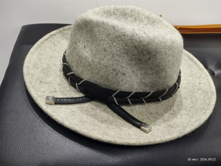 Капелюх Reserved