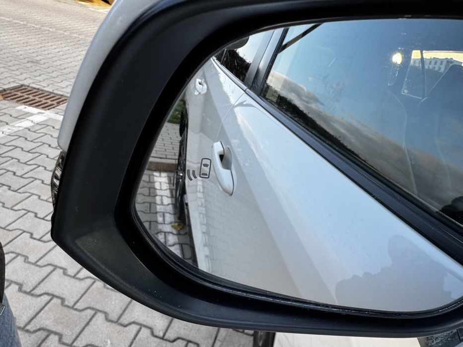 Suzuki -Toyota Rav 4