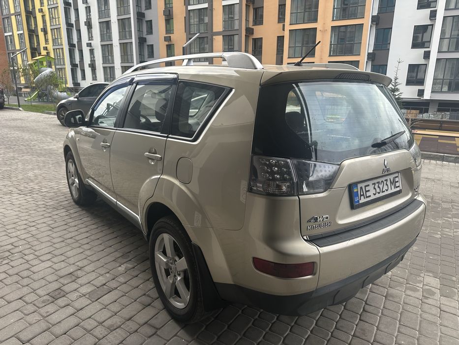 Срочно Mitsubishi Outlander