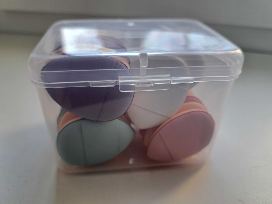 Mini gąbeczki na palec do makijażu