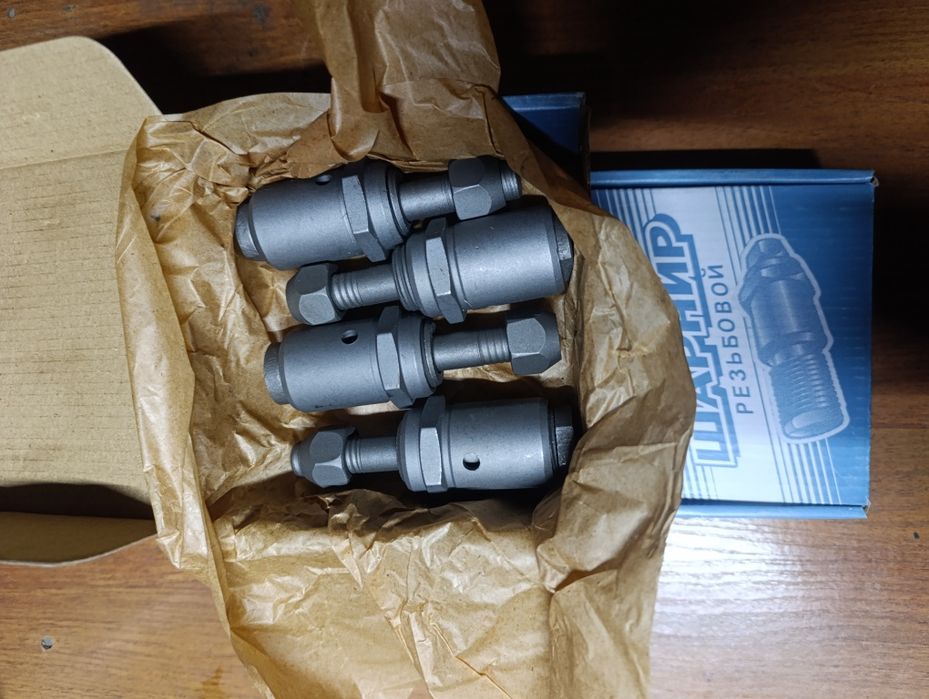 Шарнир резьбовой.Волга 2410-3110