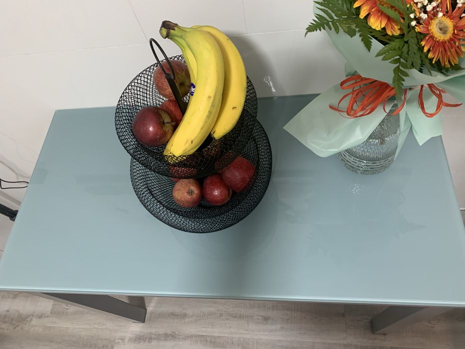 Mesa de cozinha Perbufer semi-nova