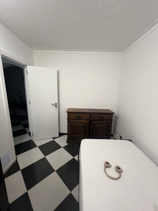 Quarto para arrendar