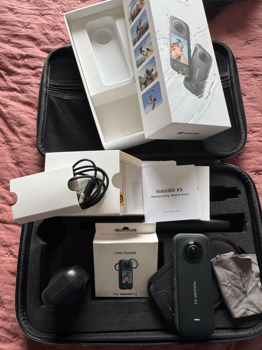 Insta360 X3 360 Action Cam + Acessórios (como nova)