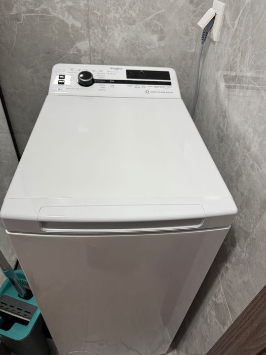 Пральна машина Whirlpool майже нова, робоча