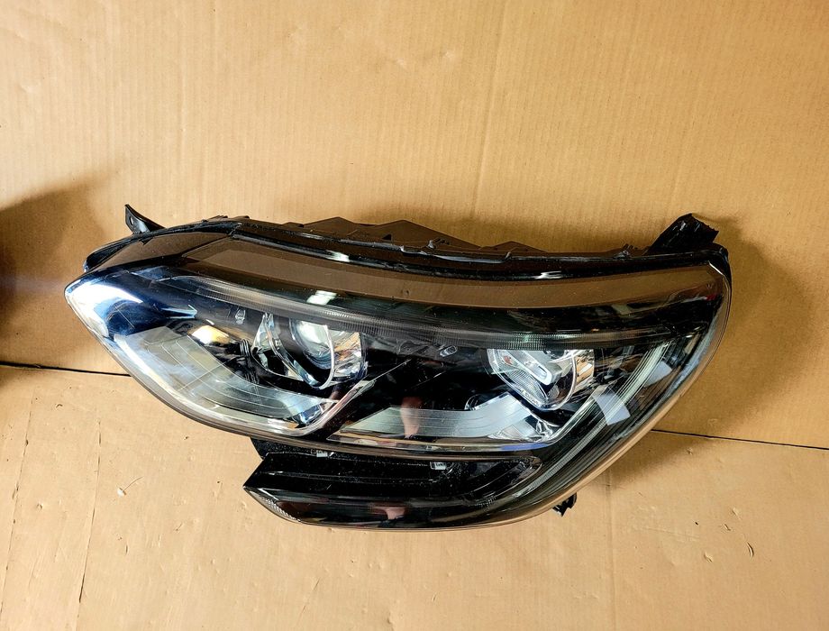 Renault Megane IV lampa przednia lewa prawa