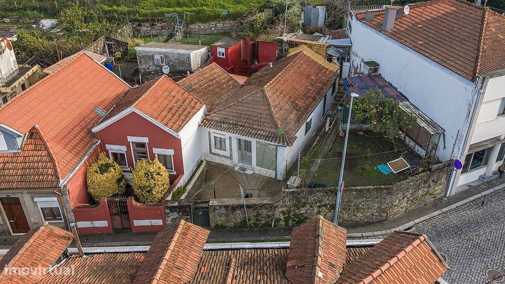 Moradia térrea T2, com jardim, na Foz do Douro!