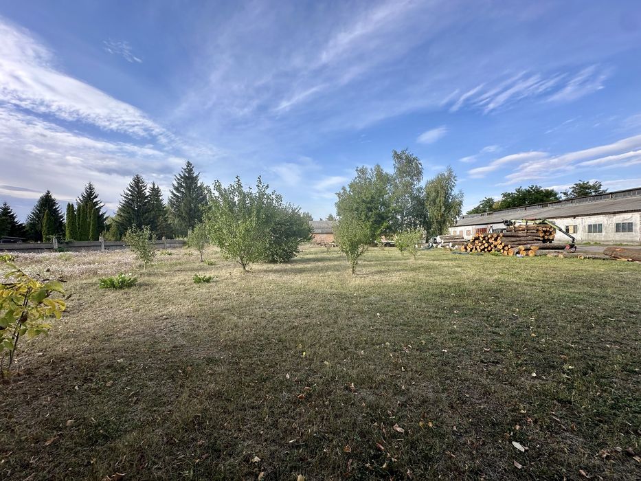 Продам приміщення 1500 + кв.м. Торг